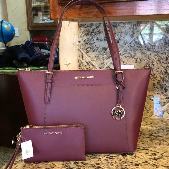 Michael Kors Handbags - NWT Michael Kors top zip lg Ciara tote&wallet